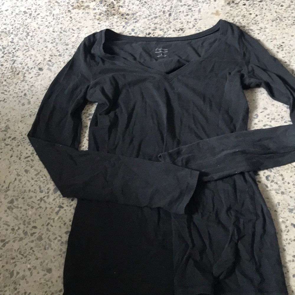 Long sleeve black vneck